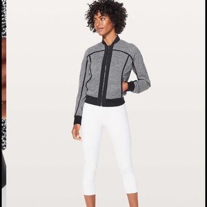 Lululemon Bomb Around Jacket *Reversible
Monochromic Black / Black